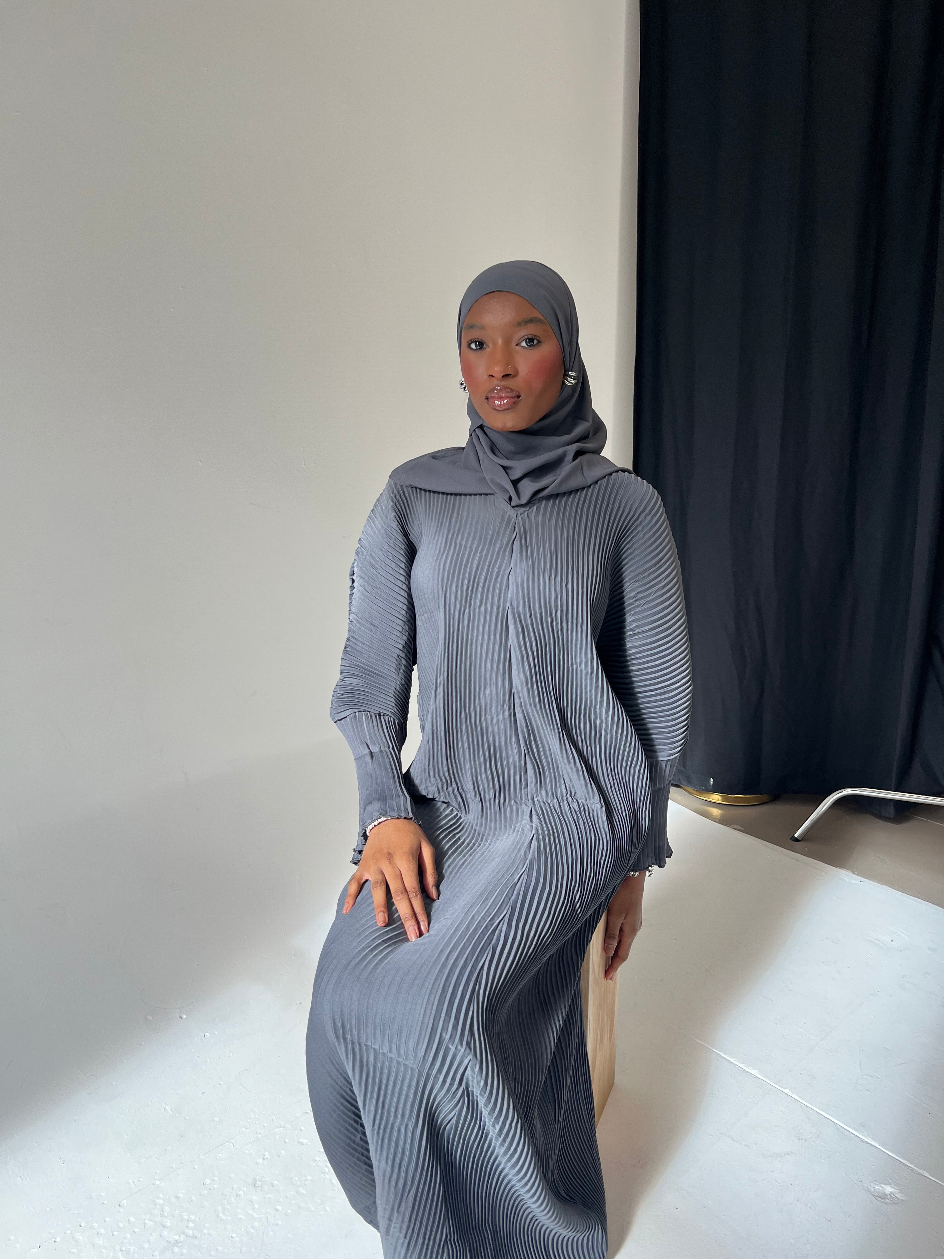 Grey Pleated Abaya Hijab Set 54 4’11-5’3