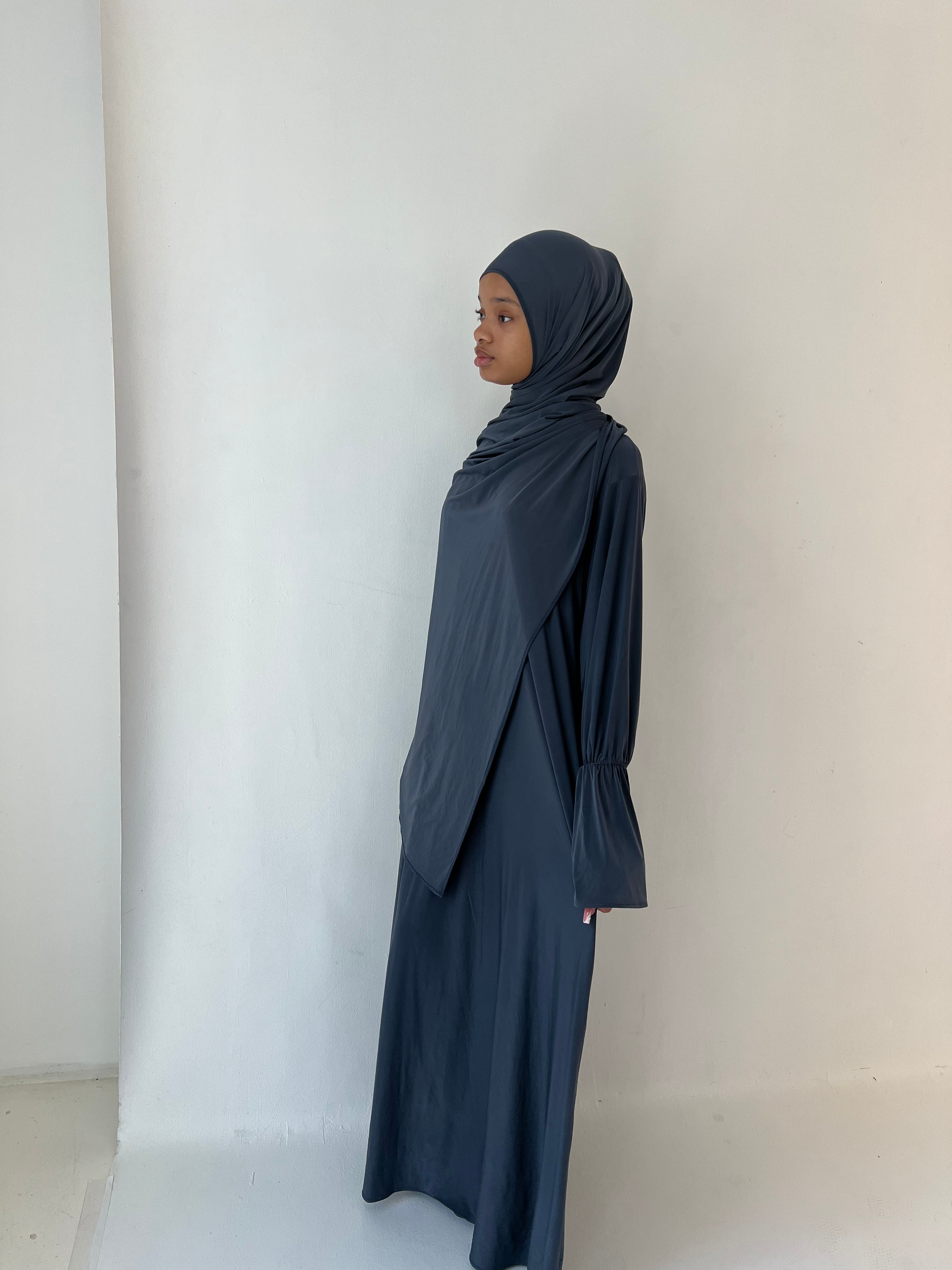 Grey Ruffle Sleeves Essential Set