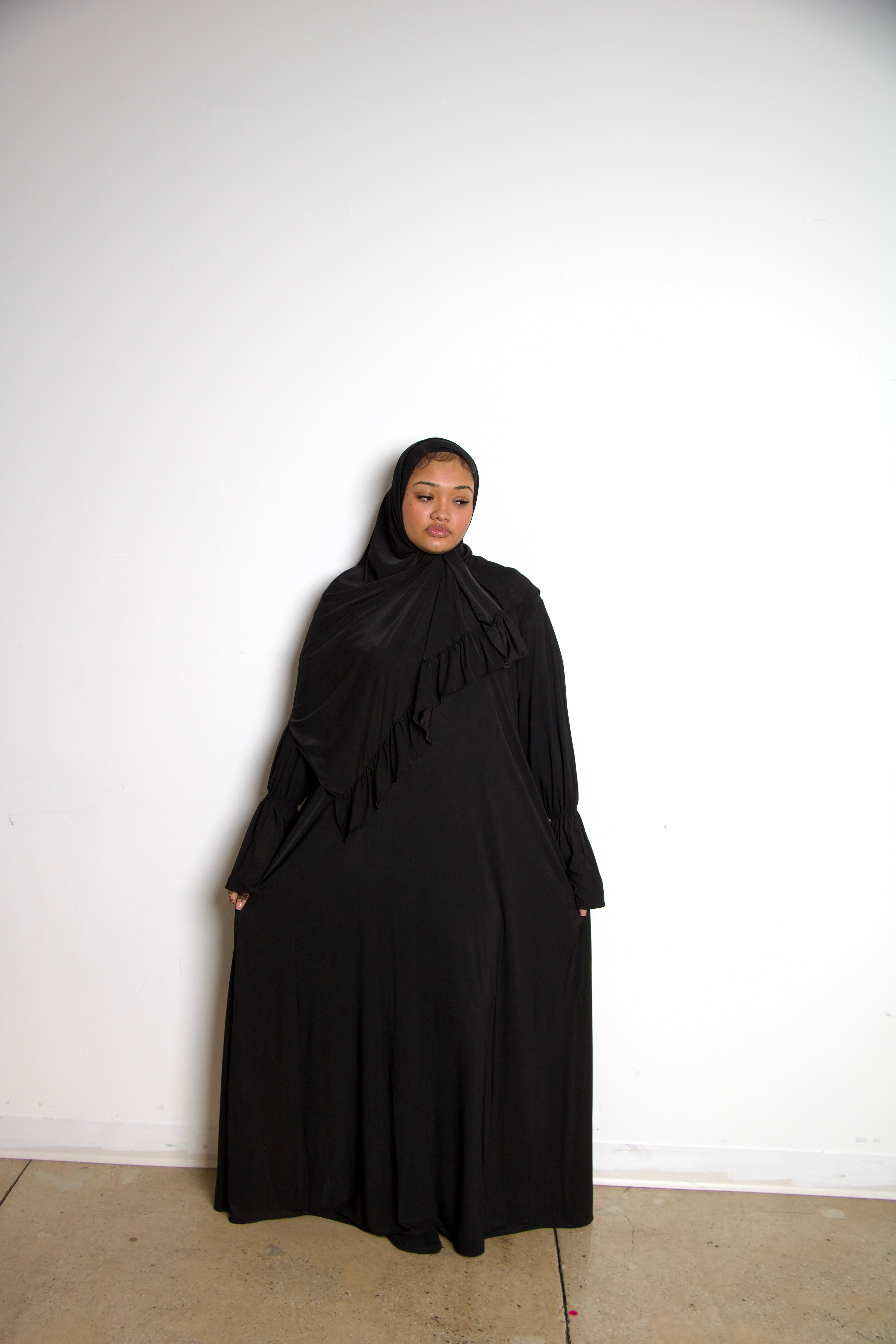 Black Ruffle Essential Set