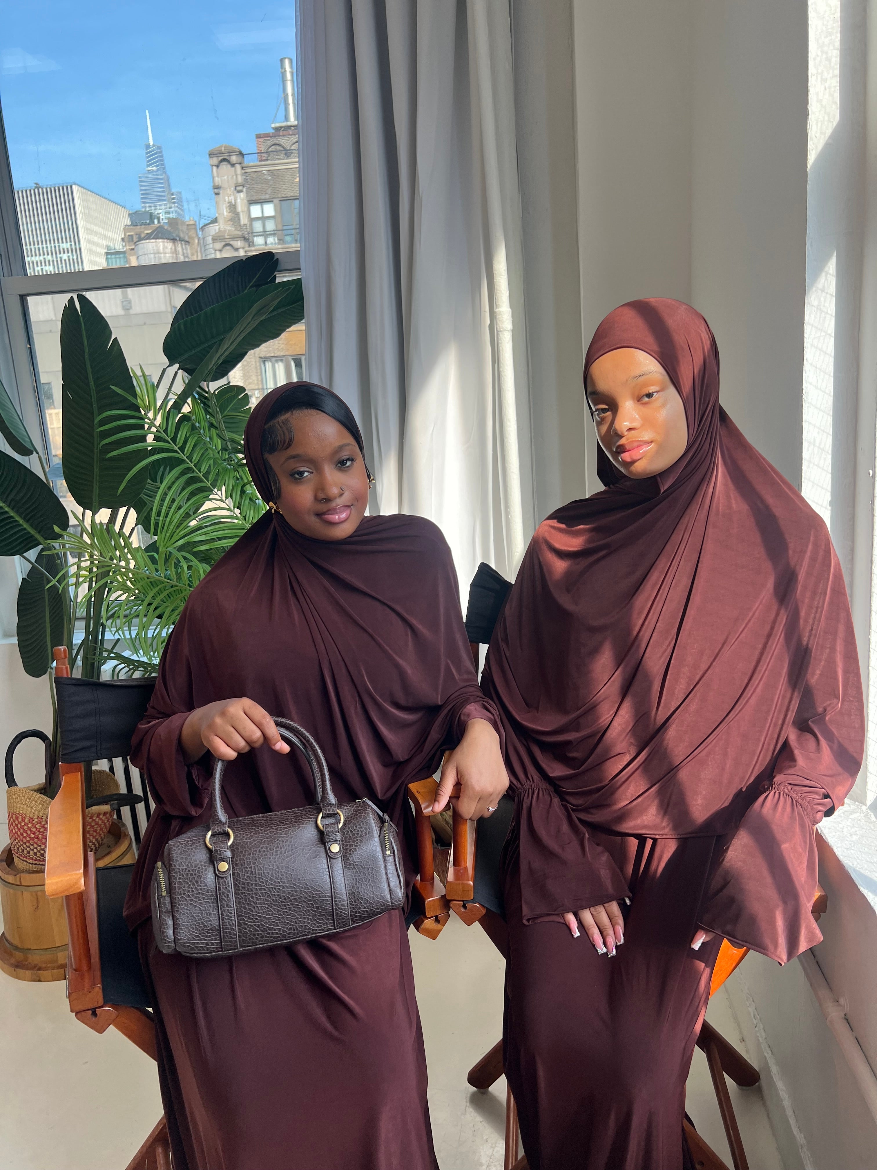 Brown Ruffle Sleeves Essential Set