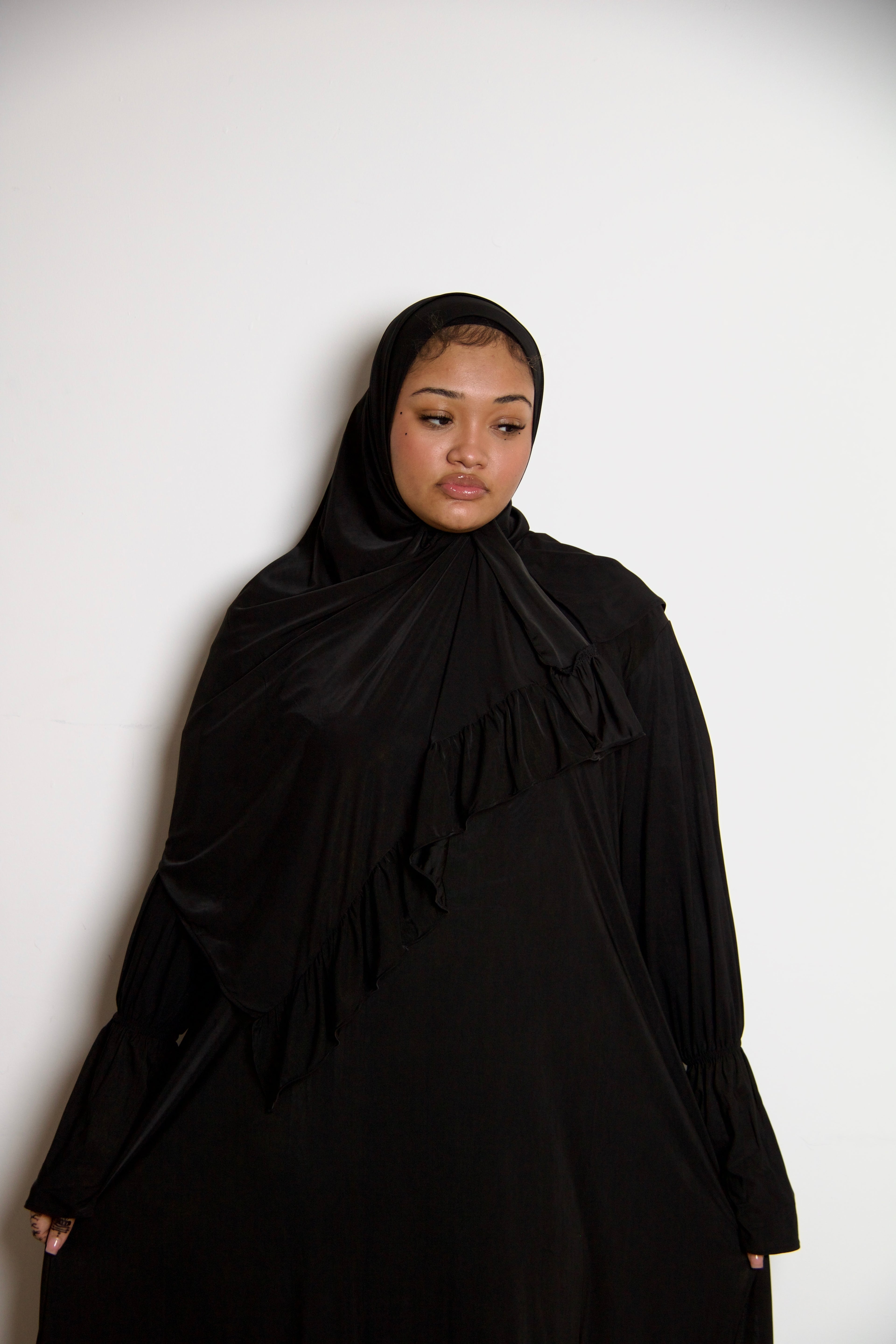 Black Ruffle Essential Set