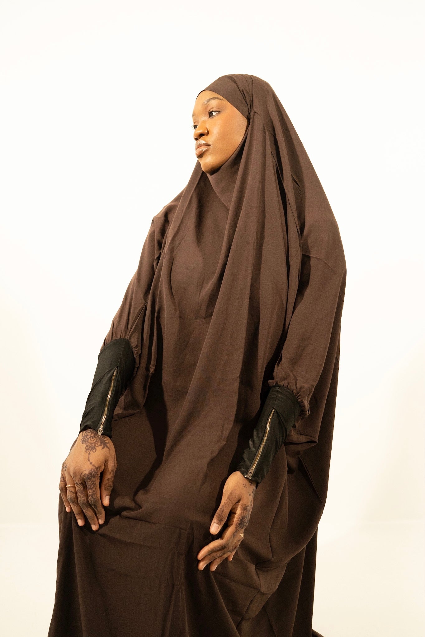 Brown one piece zipper sleeve jilbab