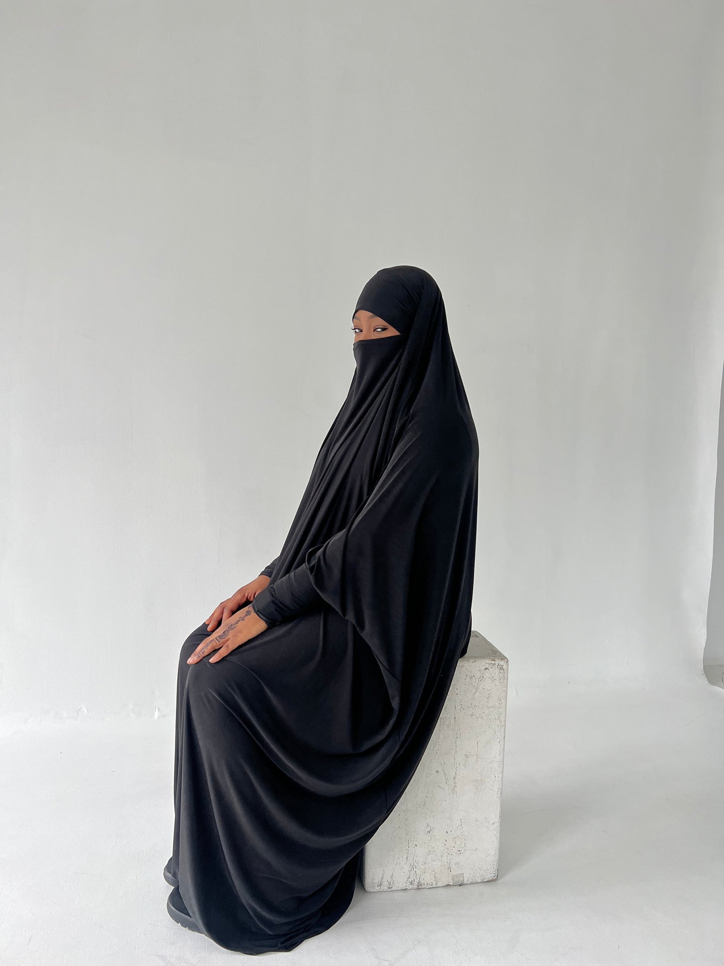 Black Extra Wide Inaya 1 Pc Jilbab (Tall)