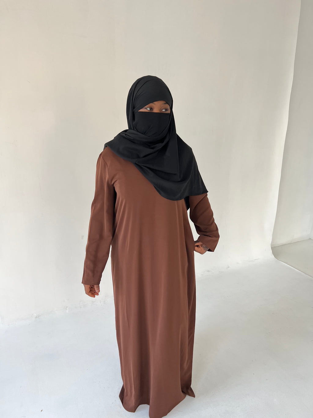 Brown Pocketed Lila Abaya