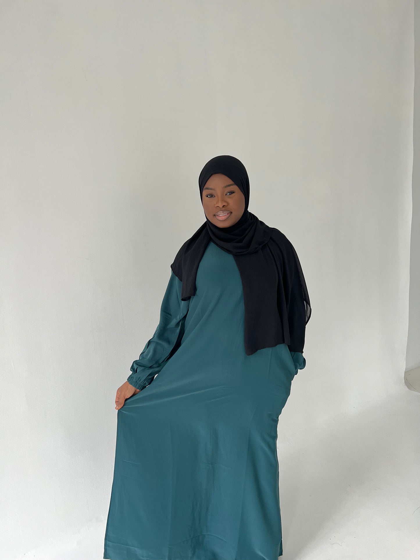 Turquoise pocketed abaya